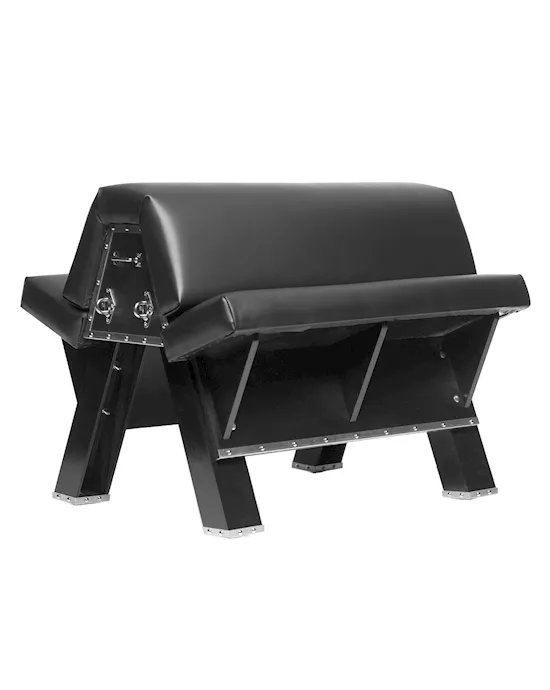 TheBlackwoodBondageHorse